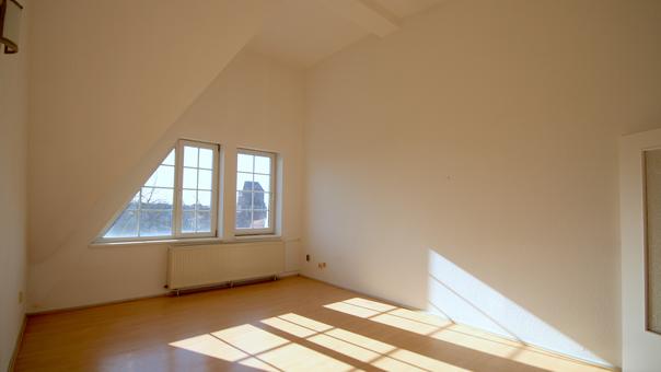 Angebotsartikel - Helle 2-Zimmerwohnung im Dachgeschoss in Adlershof - Bild
